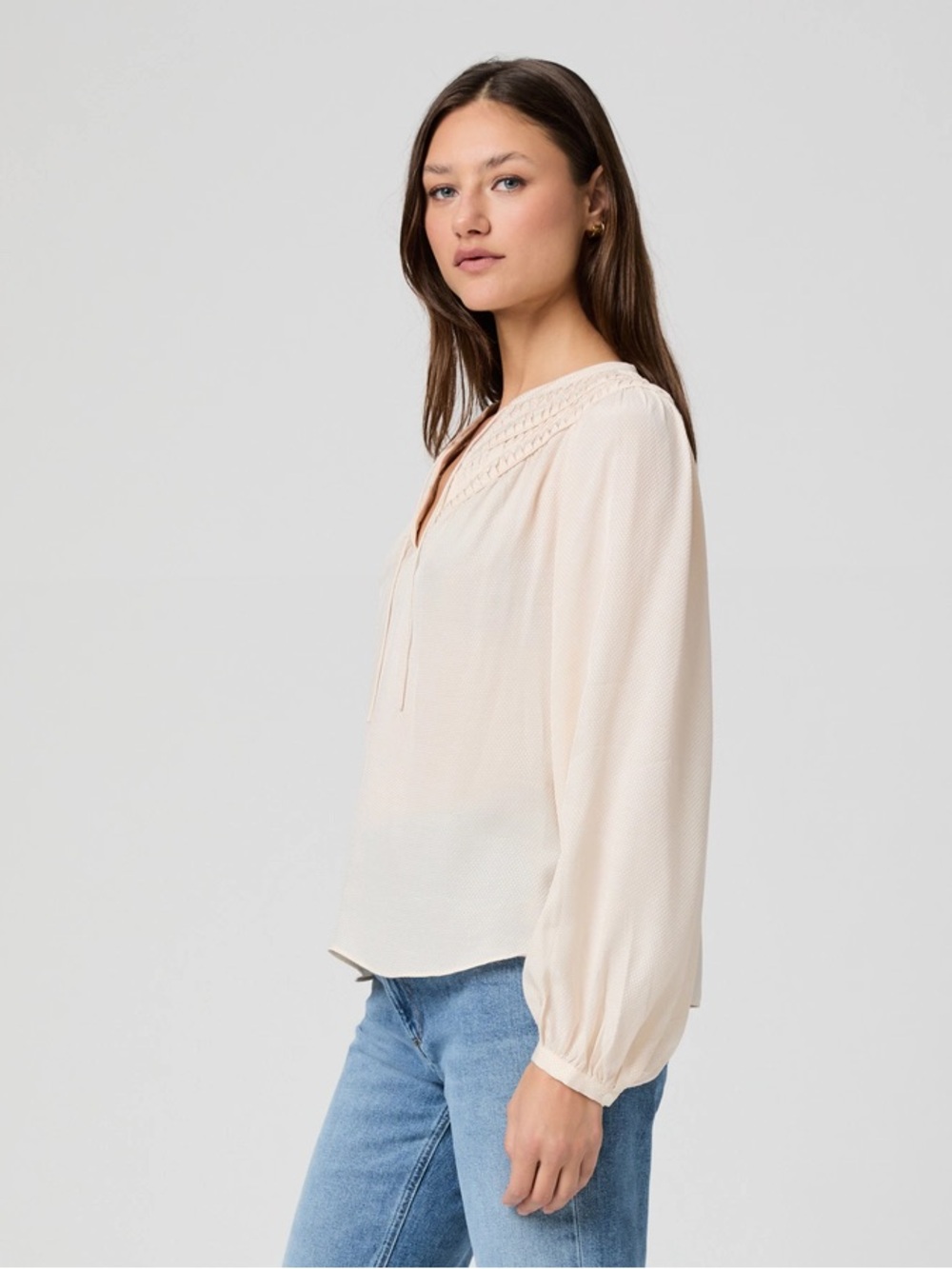 Light Cream V-Neck Long-Sleeve Blouse